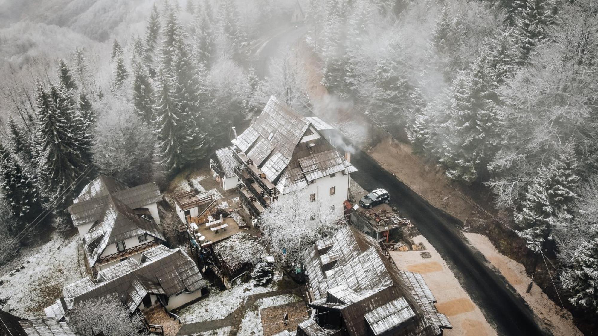 Apartments Dviletov Kutak コパオニク エクステリア 写真